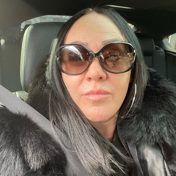 Meet your Posher, Dawn - Picture 2 of 2